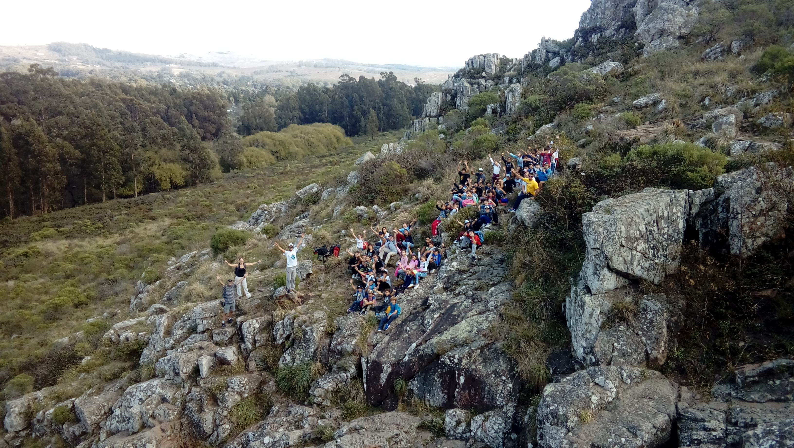 Trekking guiado por las sierras de Tandil - campamentos educativos
