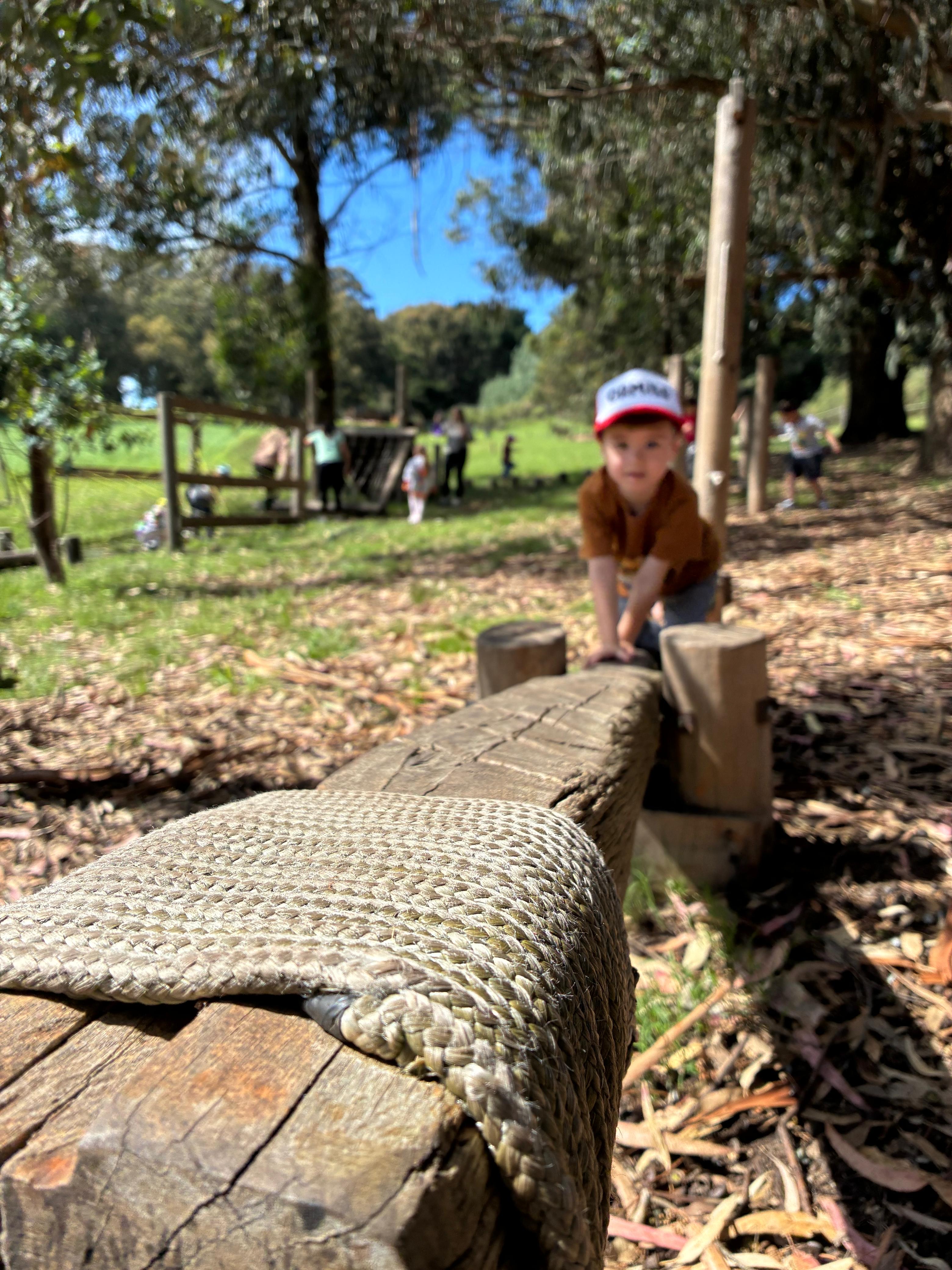 Niño sonriendo en actividad de Tandil Aventura para jardín